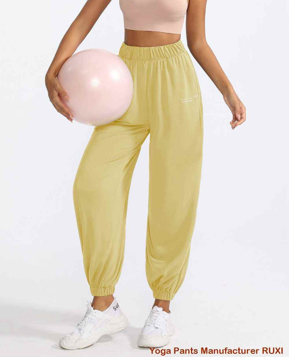 կանացի մարզական շորտեր գրպաններով