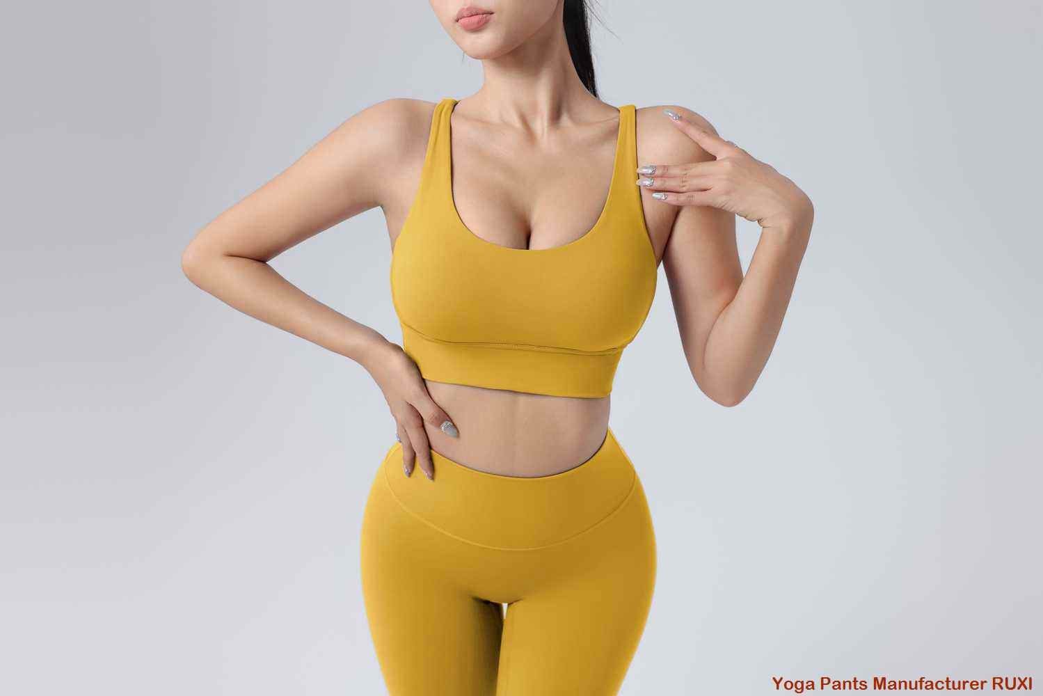 թրեյնինգային շորտեր գծերով RUXI